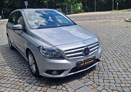 Mercedes-Benz B 180 Benziner-Automatik-1Hand-neuwertiger Zusta