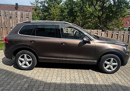 VW Touareg Volkswagen 3.0 V6 TDI Tiptr Exclusive BMot Tech...