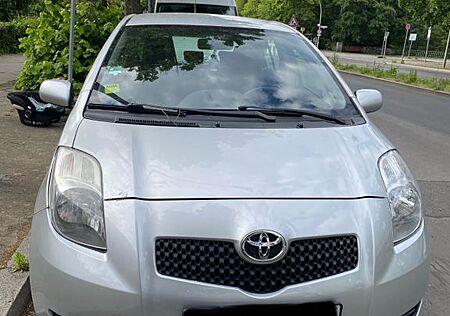 Toyota Yaris Sol 1,3-l-VVT-i