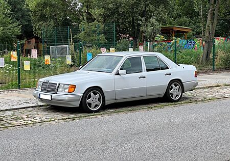 Mercedes-Benz 300