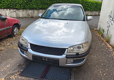 Opel Omega 2.0 16V Sport