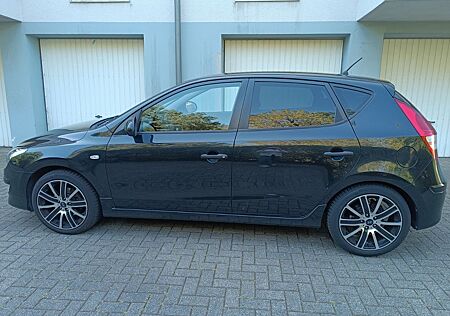 Hyundai i30 1.6 CRDi 66 kW Classic Classic