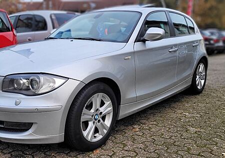 BMW 120i 1 Lim. Navi Xenon Leder E.dach Auto. AHK