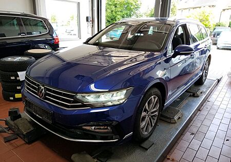 VW Passat Variant Volkswagen R-Line 4Motion AHK LED Kamera NAV