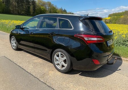 Hyundai i30 Kombi,Diesel,Automatik,Navi,Rückfahrkamera