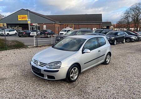 VW Golf Volkswagen 1,4 V Lim/Trendline/Klima/SHZ/AHK/Radio/