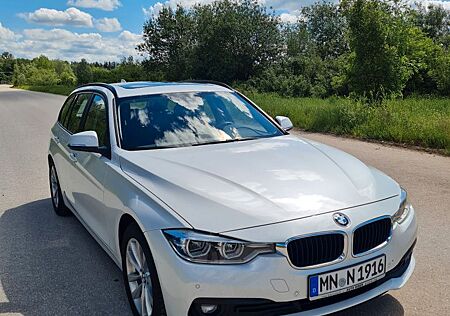 BMW 320d Touring Advantage Automatic