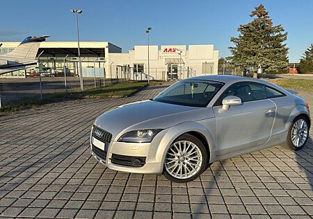 Audi TT 2.0 TFSI 200 PS, TÜV neu, 8-fach bereift
