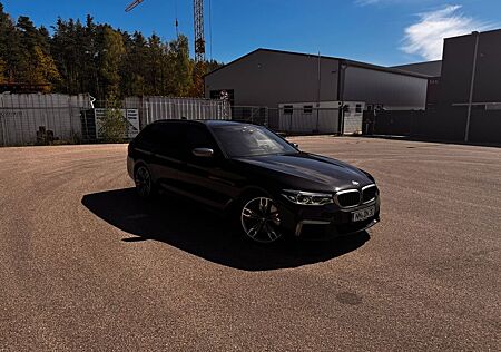 BMW M550d xDrive Touring A -