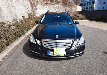 Mercedes-Benz E 220 CDI T BlueEFFICIENCY -