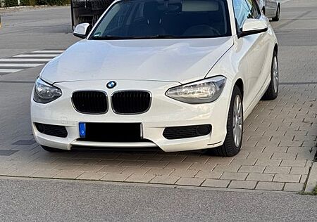 BMW 114i - Start-Stopp-Automatik., Sitzheizung, TÜV