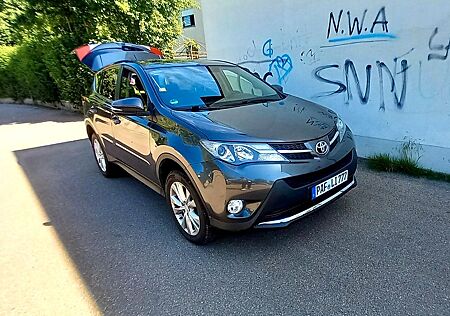 Toyota RAV 4 2,2-l-D-4D 4x4 Travel Automatik Travel