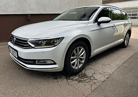 VW Passat Volkswagen Var. 2,0 TDI DSG Navi LED Comfortline
