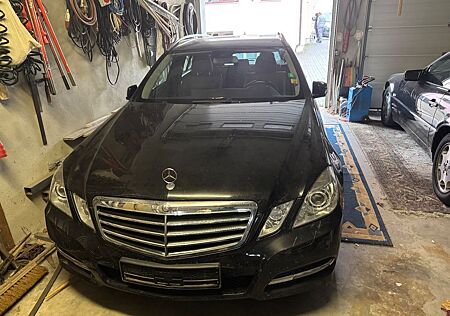 Mercedes-Benz E 220 CDI T AVANTGARDE