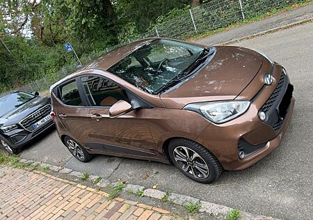 Hyundai i10 1.2 Trend - sparsam & gepflegt!
