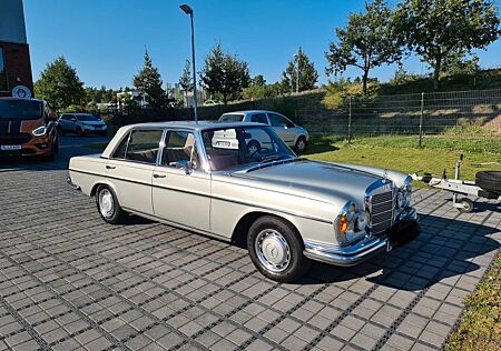 Mercedes-Benz 300