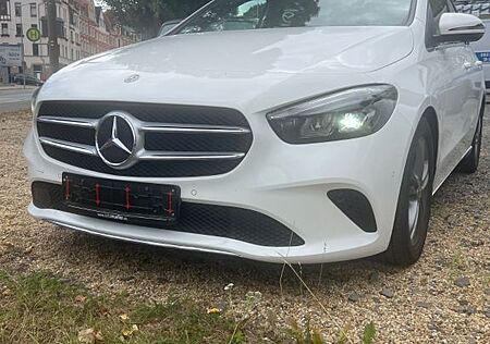 Mercedes-Benz B 180 d -