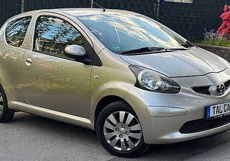 Toyota Aygo (X) AYGO*CALVINKLEIN*KLIMA*ALACANTRA*TÜVNEU*