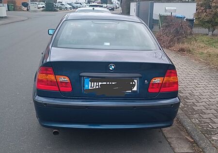 BMW 318i -
