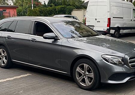 Mercedes-Benz E 220 d T Avantgarde Paket Exterieur