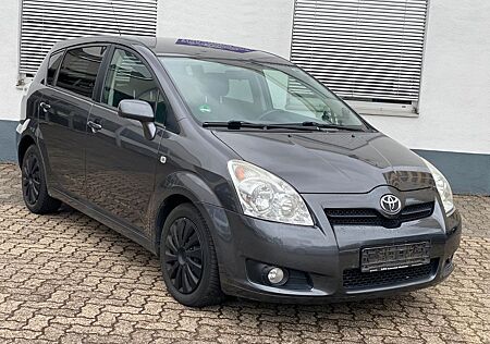 Toyota Corolla Verso 2.2 Diesel *7-Sitzer* 1.Hand*Navi