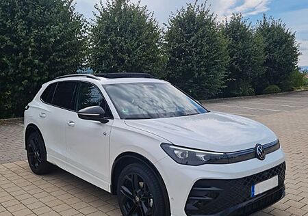 VW Tiguan Volkswagen R-Line , Black Style, Pano, AHK, 20''