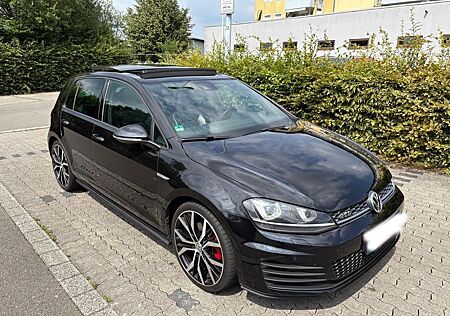 VW Golf Volkswagen 2.0 TDI DSG BMT GTD