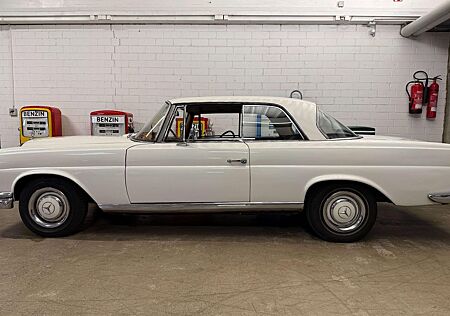 Mercedes-Benz 250 SE