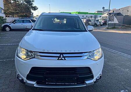 Mitsubishi Outlander ClearTec Instyle 4WD Automatik 7 Sitze