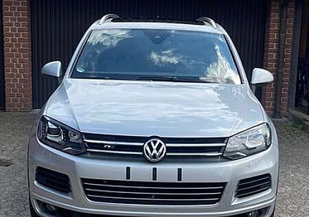 VW Touareg Volkswagen 4.2 V8 TDI Tiptronic R-Line Exclusive