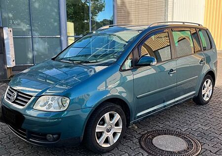 VW Touran Volkswagen 1.6 FSI Highline Highline