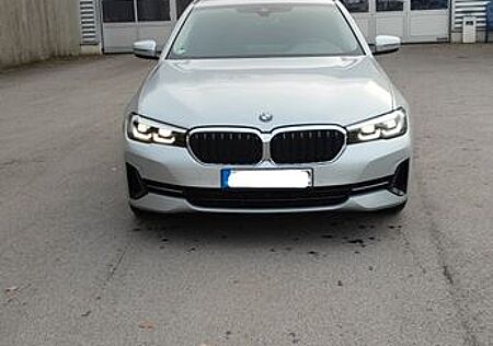 BMW 530d Touring A -