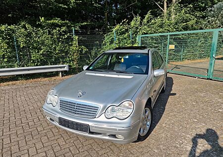 Mercedes-Benz C 180 Elegance mit wenig Kilometerstand