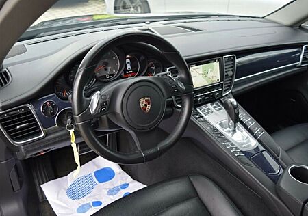 Porsche Panamera 4S