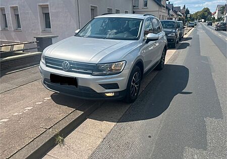VW Tiguan Volkswagen 2.0 TDI SCR DSG 4MOTION Comfortline C...
