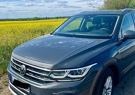 VW Tiguan Volkswagen 2.0 TDI SCR DSG Elegance Elegance