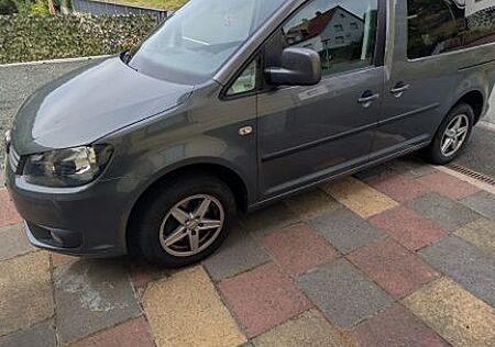 VW Caddy Volkswagen 1,2TSI mit TÜV und Anhängerkupplung