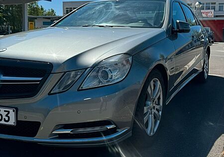 Mercedes-Benz E 220 CDI BlueEFFICIENCY ELEGANCE ELEGANCE