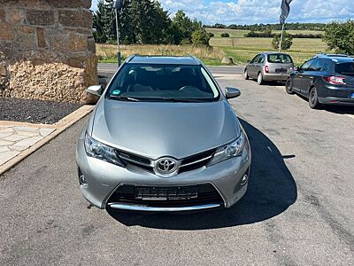 Toyota Auris Touring Sports Life+