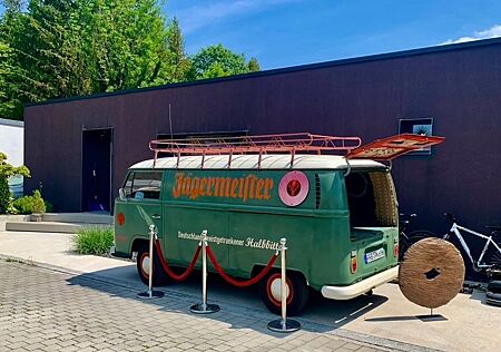 VW T2 Volkswagen T2a Oldtimer Jägermeister Werbefahrzeug Bulli