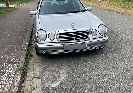 Mercedes-Benz E 230 ELEGANCE