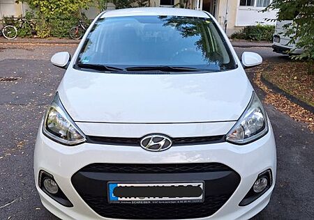 Hyundai i10 1.0 YES! Silver