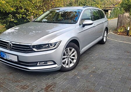 VW Passat Variant gebraucht kaufen VW Passat Variant Volkswagen 2.0 TDI SCR 140kW DSG BMT Com...
