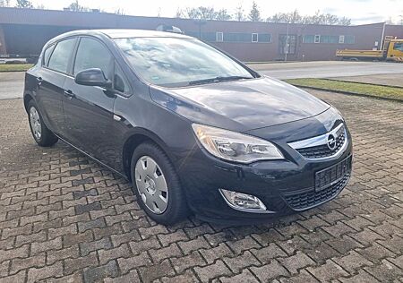 Opel Astra J Lim. 5-trg. Edition