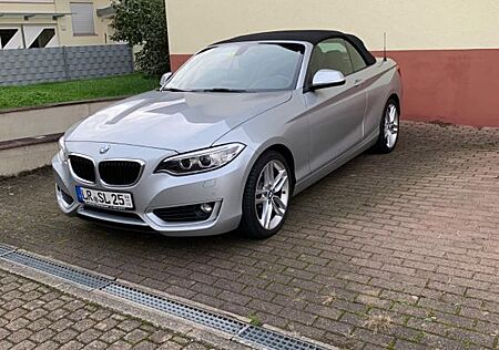 BMW 220i Cabrio, Top Zustand