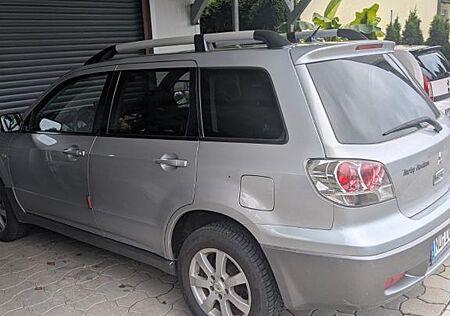 Mitsubishi Outlander 2.0 Invite 4WD Invite