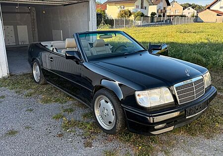 Mercedes-Benz E 320 Cabrio Schaltgetriebe AMG Optik