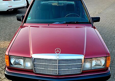 Mercedes-Benz 190 190E Almandinrot met. 2.te Hand Top Zustand