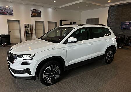 Skoda Karoq 2.0TDI*NAV*PANO*AHK*KAM*DIGI*KEY*17"ACC