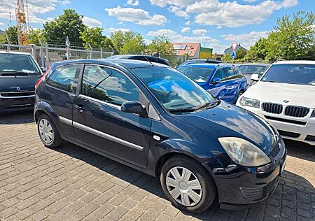 Ford Fiesta 1,3 Klimatr Tüv Zv. El.Fh 51 kW